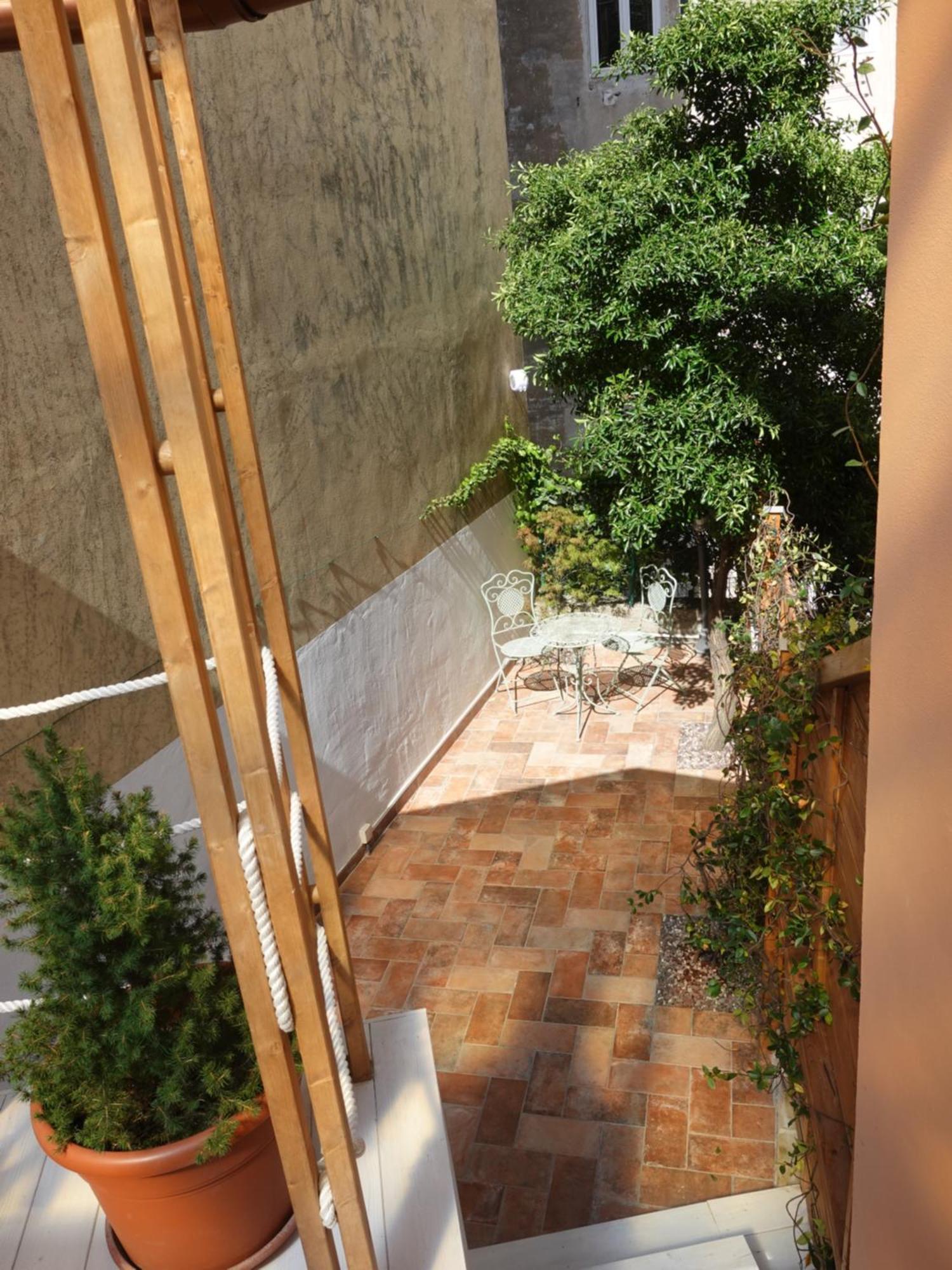 Cavana Cosy Apartment With Garden Near The Sea Trieste Exterior photo